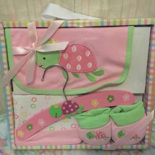 Baby Gift Box Set for Newborns NEW 全新嬰兒套裝