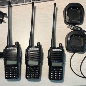 [新淨] BAOFENG/寶鋒 UV-82 手持式無線電對講機 附編程線