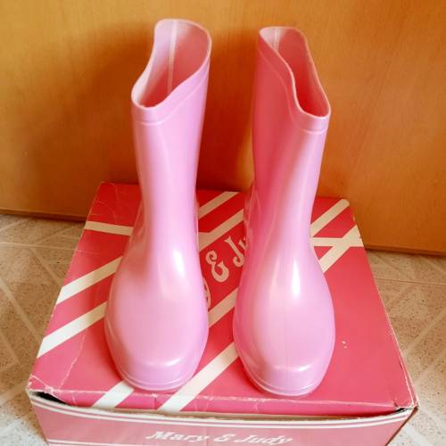 幾乎全新女童水鞋/雨靴