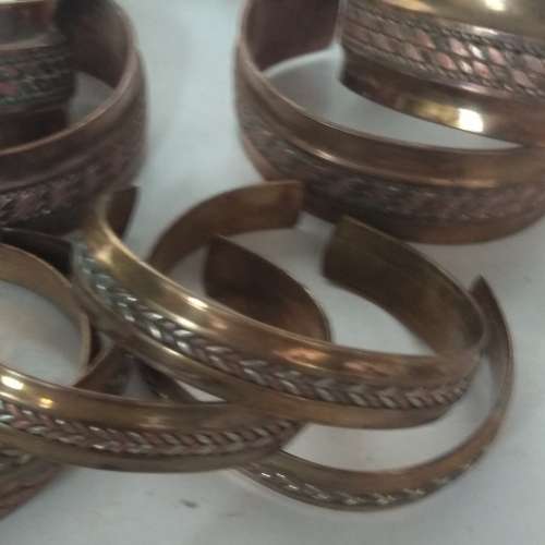 一手20隻古舊銅鈪存貨，清貨價共售200元，多量價錢可再商議。no.A27.7.24