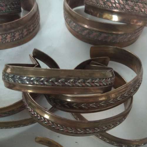 一手20隻古舊銅鈪存貨，清貨價共售200元，多量價錢可再商議。no.A27.7.24