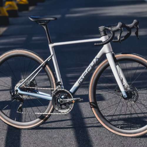 IREFOX R7000 22速 線拉油剎 碳纖維公路車 送水架前後蛙燈