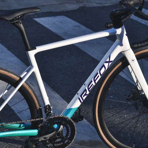 IREFOX R7000 22速 線拉油剎 碳纖維公路車 送水架前後蛙燈