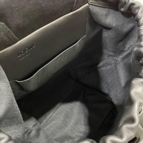 Loewe 新品 Flamenco 雙肩背包