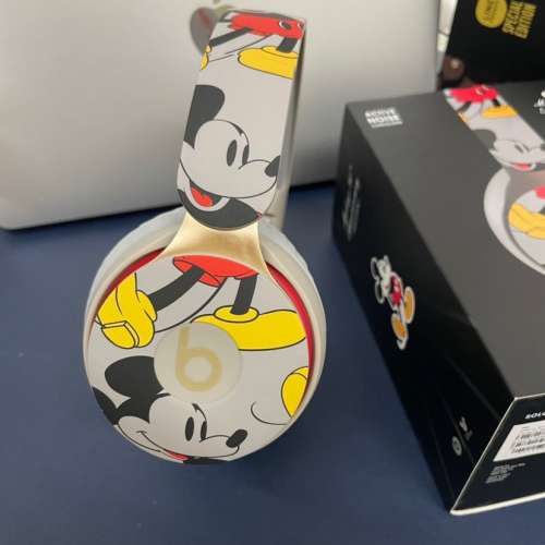 Beats solo pro 塗鴉版無線藍牙頭戴式耳機