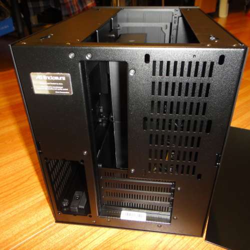 abee AS Enclosure W1 M-ATX 機箱 (黑色)雙艙設計 !! 鋁金屬美學