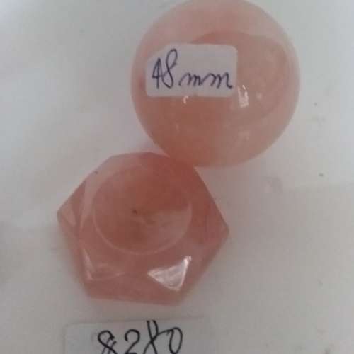 一手兩個粉晶球，63mm連 木座，售380元，48mm連 粉晶座， 售價280 元， 一手兩個共...