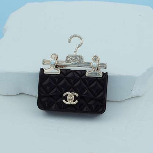 CHANEL香奈兒經典時尚衣架包包掛鉤胸針服裝百搭配飾5885