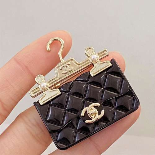 CHANEL香奈兒經典時尚衣架包包掛鉤胸針服裝百搭配飾5885
