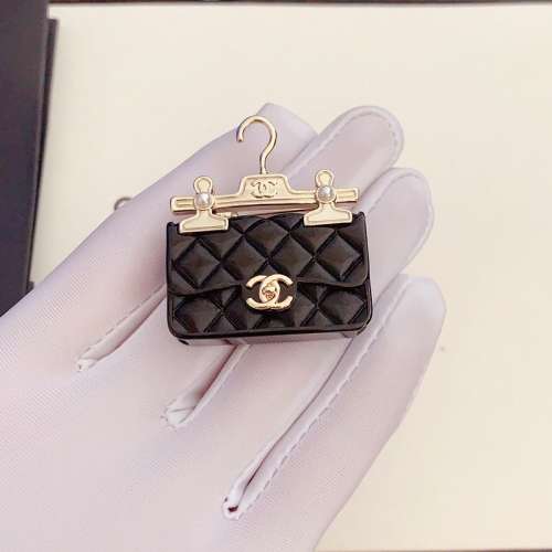 CHANEL香奈兒經典時尚衣架包包掛鉤胸針服裝百搭配飾5885