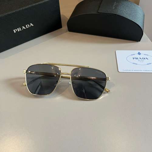 PRADA墨鏡