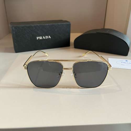 PRADA墨鏡