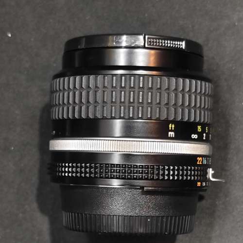 Nikon 35/2.8 AIS
