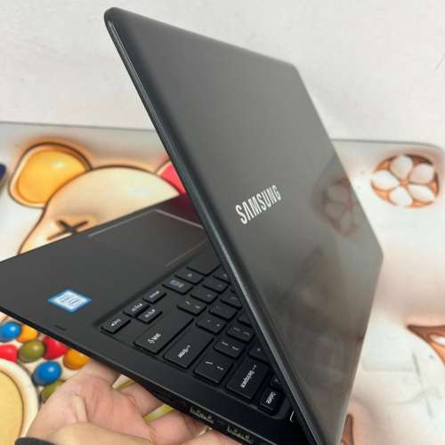 (荃灣實體店，超薄新機質素🫶🏻‼️)Samsung i5 7200/8 ram/128,256,512ssd /13.3寸...