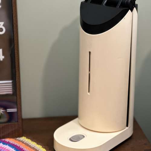 出售 昭和時期 型格座枱燈一箋，使用110v電壓，可摺合，內附時鐘響鬧功能，亦附有AM...