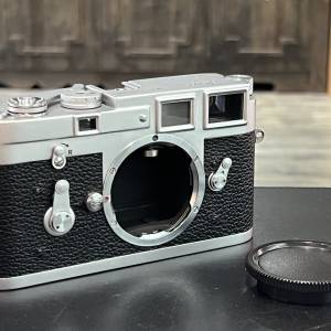 Leica M3 SS late version rangefinder camera (Year 1966)