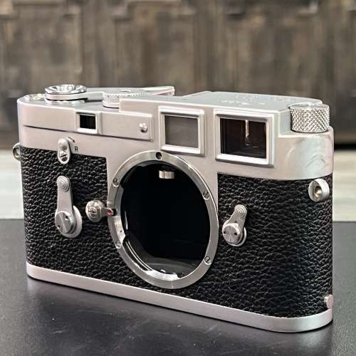Leica M3 SS late version rangefinder camera (Year 1966)