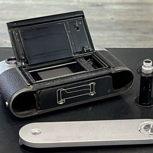 Leica M3 SS late version rangefinder camera (Year 1966)