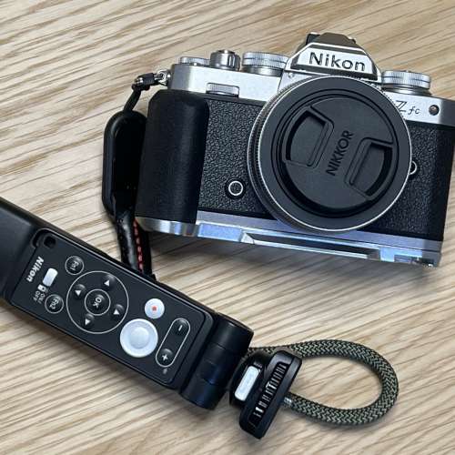 Nikon Zfc kit set mint condition with box