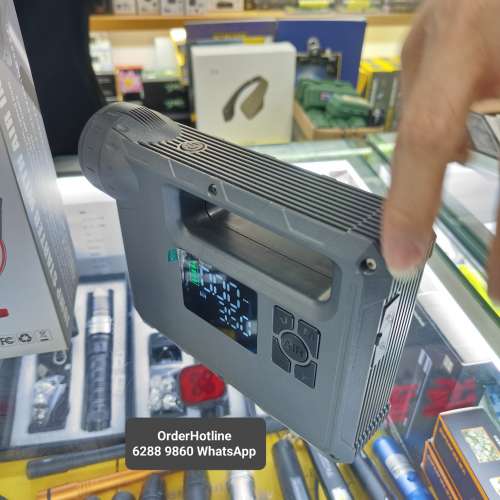 Jump Starter 超級救車寶  for Vehicles (Multifunctional). 撻車器+充電寶+強光電...