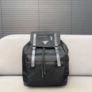 Prada 普拉達 尼龍布雙肩包 背包 書包