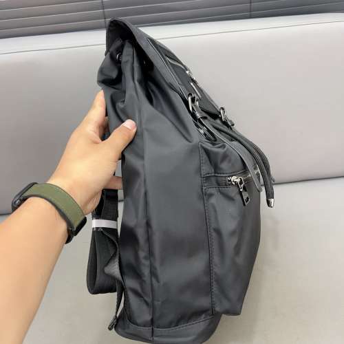 Prada 普拉達 尼龍布雙肩包 背包 書包