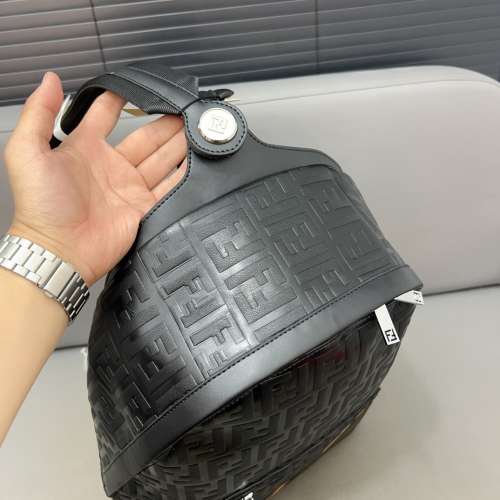 Fendi 芬迪 Chiodo雙肩包 男士背包書包 大容量