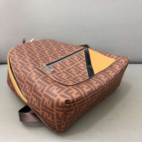 Fendi 芬迪 Chiodo雙肩包 男士背包書包 大容量