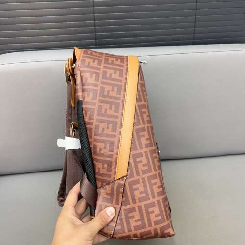 Fendi 芬迪 Chiodo雙肩包 男士背包書包 大容量