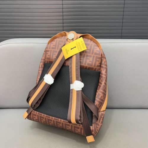 Fendi 芬迪 Chiodo雙肩包 男士背包書包 大容量