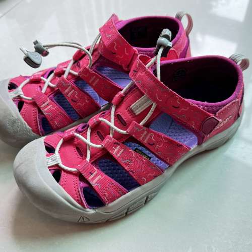 Keen Newport H2 (US5 for big kids)