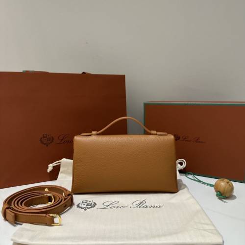 【L19金棕金扣（新版）】
𝐋𝐨𝐫𝐨 𝐏𝐢𝐚𝐧@ Extra pocket L19系列手提/斜挎包