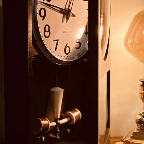 出售 昭和時期 seiko精工掛牆鐘，六十年代尾左右產物，款式經典，外觀約九成新，用...