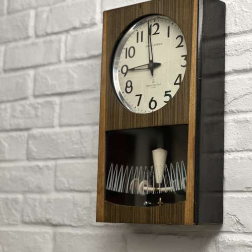 出售 昭和時期 seiko精工掛牆鐘，六十年代尾左右產物，款式經典，外觀約九成新，用...