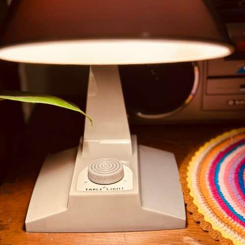 出售 昭和時期 vintage 日本小泉產業座枱燈一箋，日本制造，100%正常，非常靚仔,款...