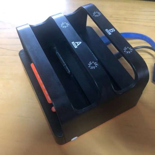 外置硬碟轉換器 讀卡器, Sata->USB, SD卡等. 可Clone. SSD / Hard disc docking