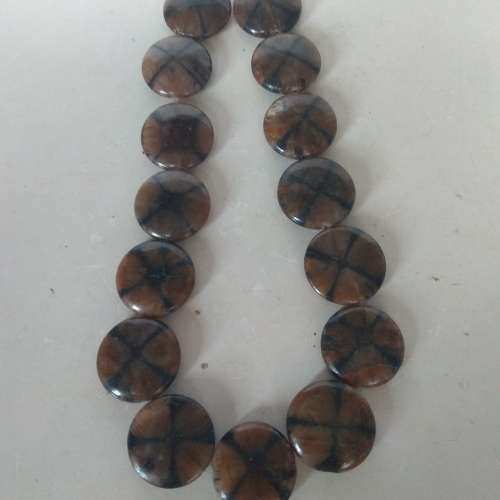 天然十字架石chiastolite ,25mm長約16吋。15粒亦可改作吊墜用，自用及收藏珍品.。n...