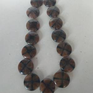 天然十字架石chiastolite ,25mm長約16吋。15粒亦可改作吊墜用，自用及收藏珍品.。n...