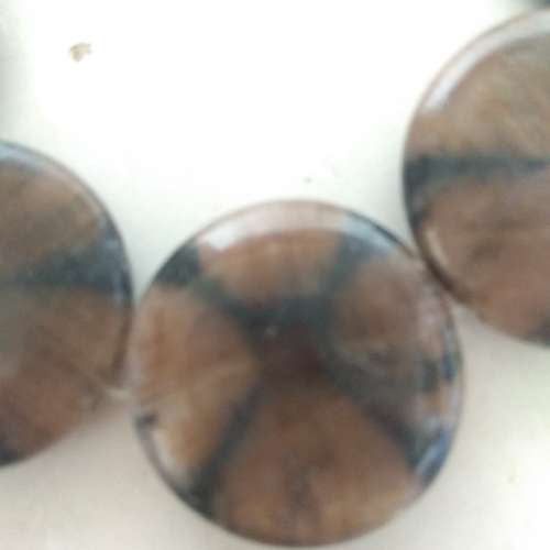 天然十字架石chiastolite ,25mm長約16吋。15粒亦可改作吊墜用，自用及收藏珍品.。n...