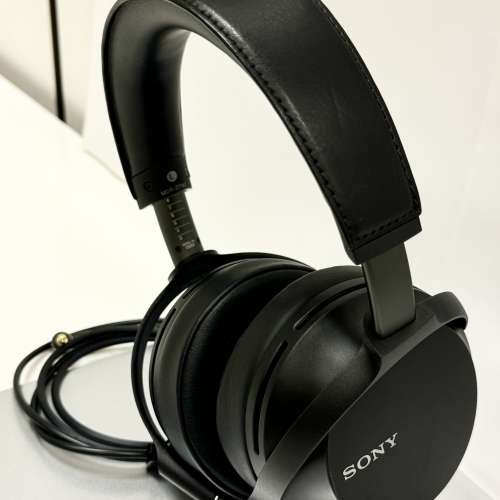 Sony MDR-Z7M2