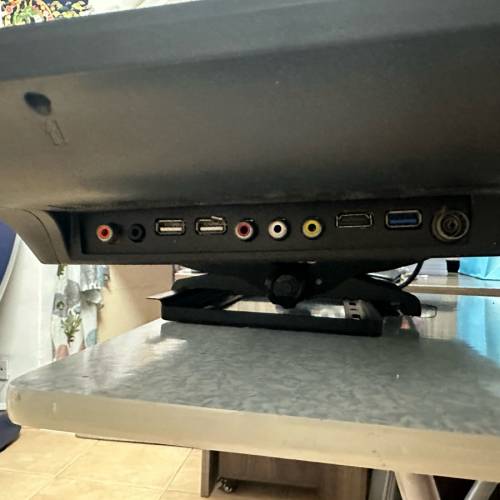 VDICI 32吋大電視連Tvb盒子