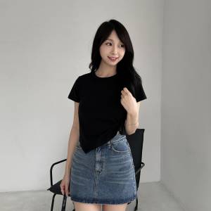 Palmisland 秒變紙片人🔥Twist Detailing Cotton Tee