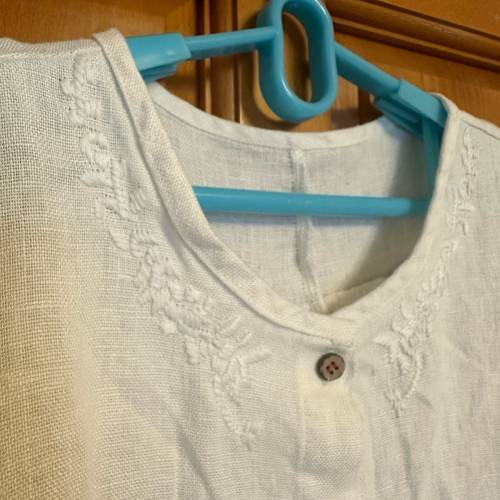 全新米白刺繡民族袍子闊身衫