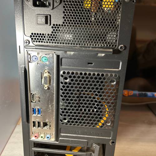 9成5新 桌上電腦連mon