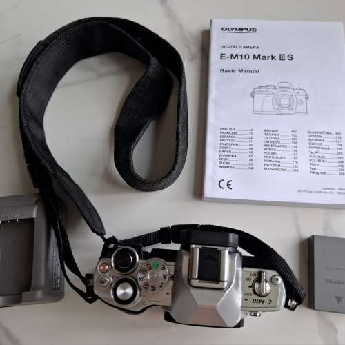 Olympus OM 10 Mark IIIS Body  加 LUMIX G LEICAＤＧVIRIO ELMARIT 12-60MM f2.8-...