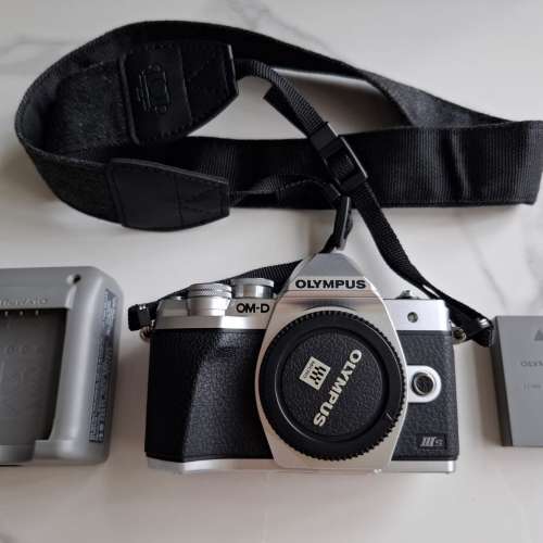 Olympus OM 10 Mark IIIS Body  加 LUMIX G LEICAＤＧVIRIO ELMARIT 12-60MM f2.8-...