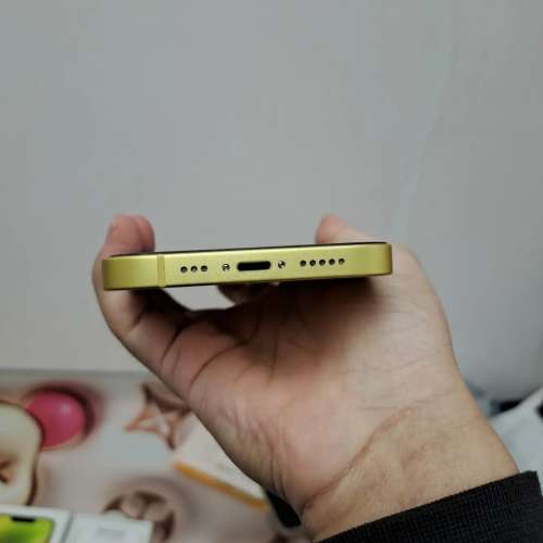 (荃灣實體店，99.9新iPhone 14)Apple iPhone 14 128 黃🍌 apple care至12月底💓