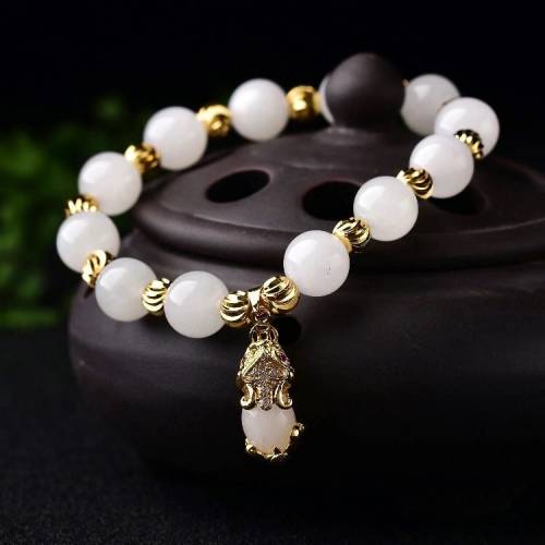 天然和田玉碧玉貔貅手链银镀金镶玉手串佛珠配碧玉貔貅小吊坠款式