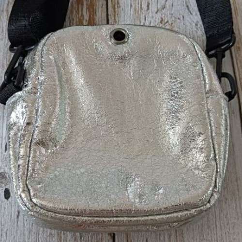 全新 CHAOMEIREN Sling Bag 銀色 超輕 斜揹袋 單肩袋