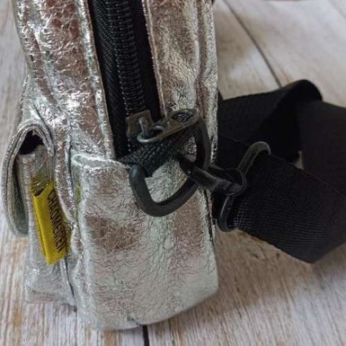 全新 CHAOMEIREN Sling Bag 銀色 超輕 斜揹袋 單肩袋